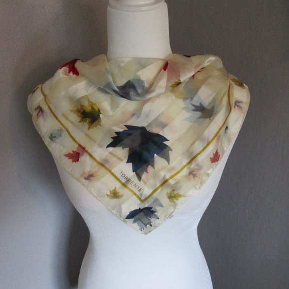 1970s silk maple leaf  scarf - Picture 1 of 6